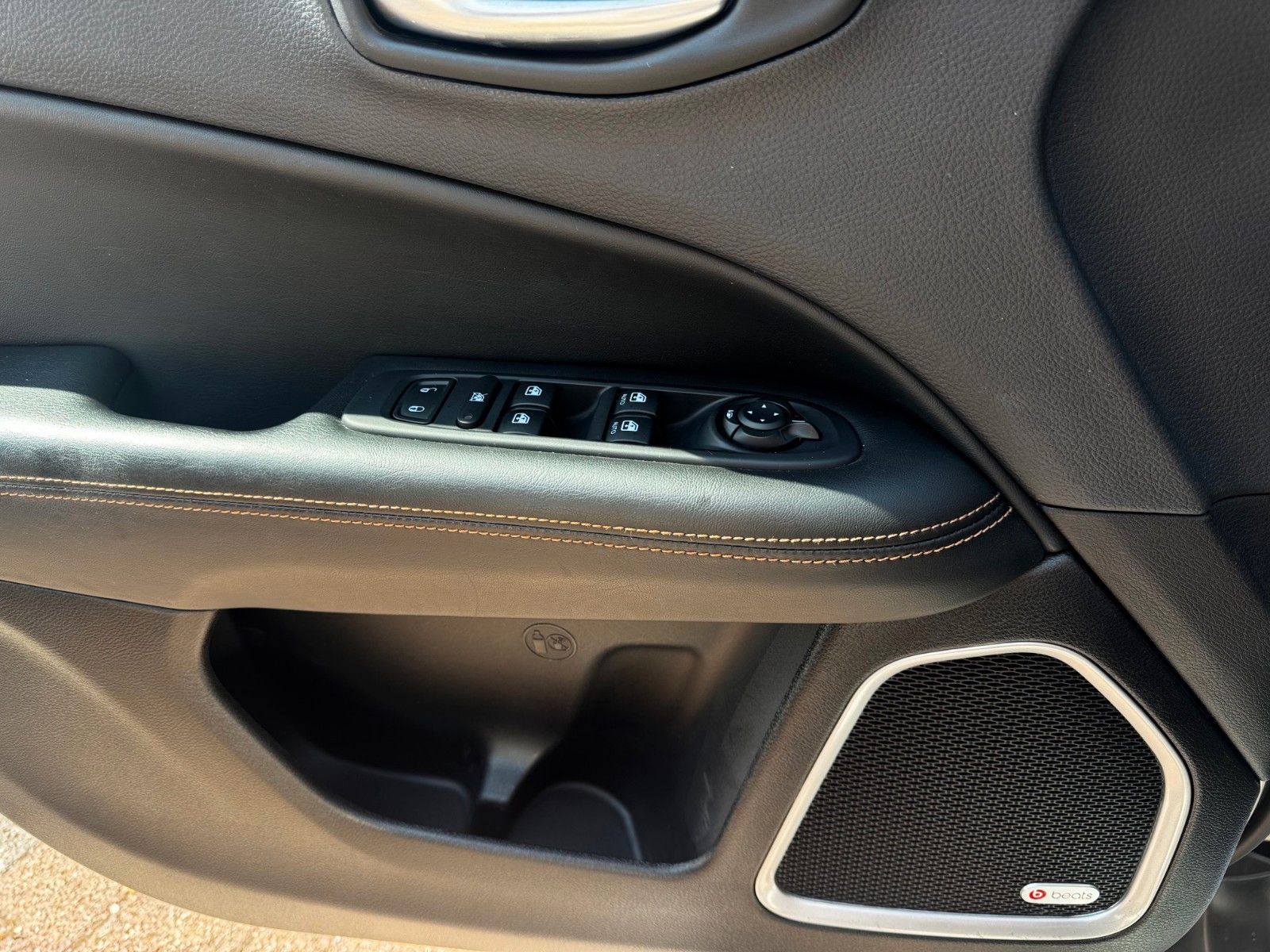 Fahrzeugabbildung Jeep Compass 1.4 Limited NAVI BEATS KAMERA ACC