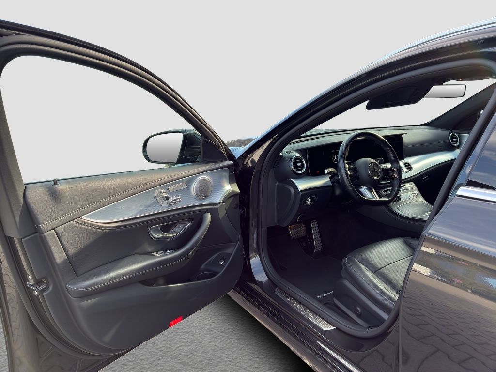 Fahrzeugabbildung Mercedes-Benz E 300 de T AMG*PANO-SD*AHZV*HUD*DISTR*BURMESTER*