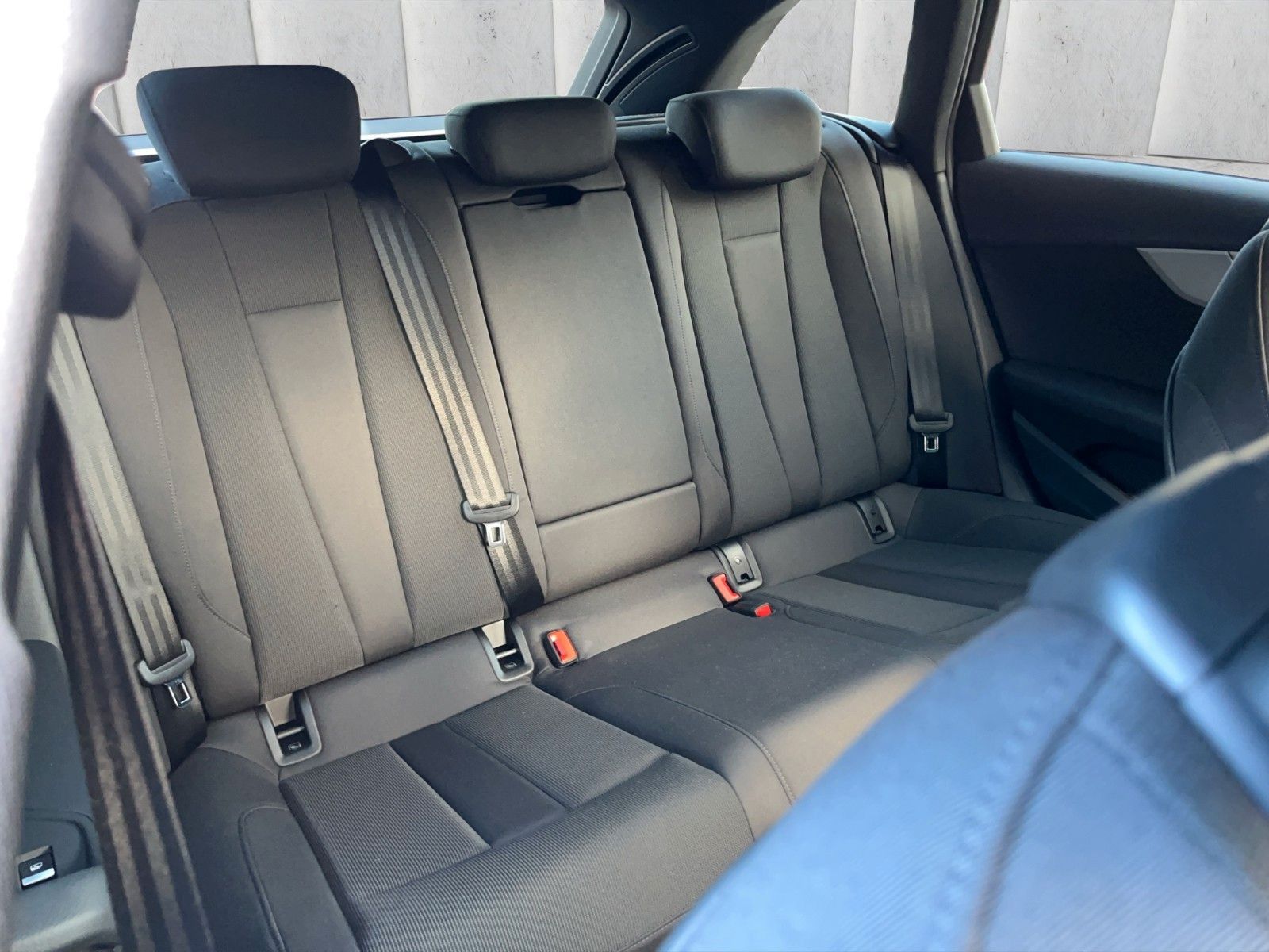 Fahrzeugabbildung Audi A4 Avant TFSI*S-line*Pano*Navi*Aktionsangebot*