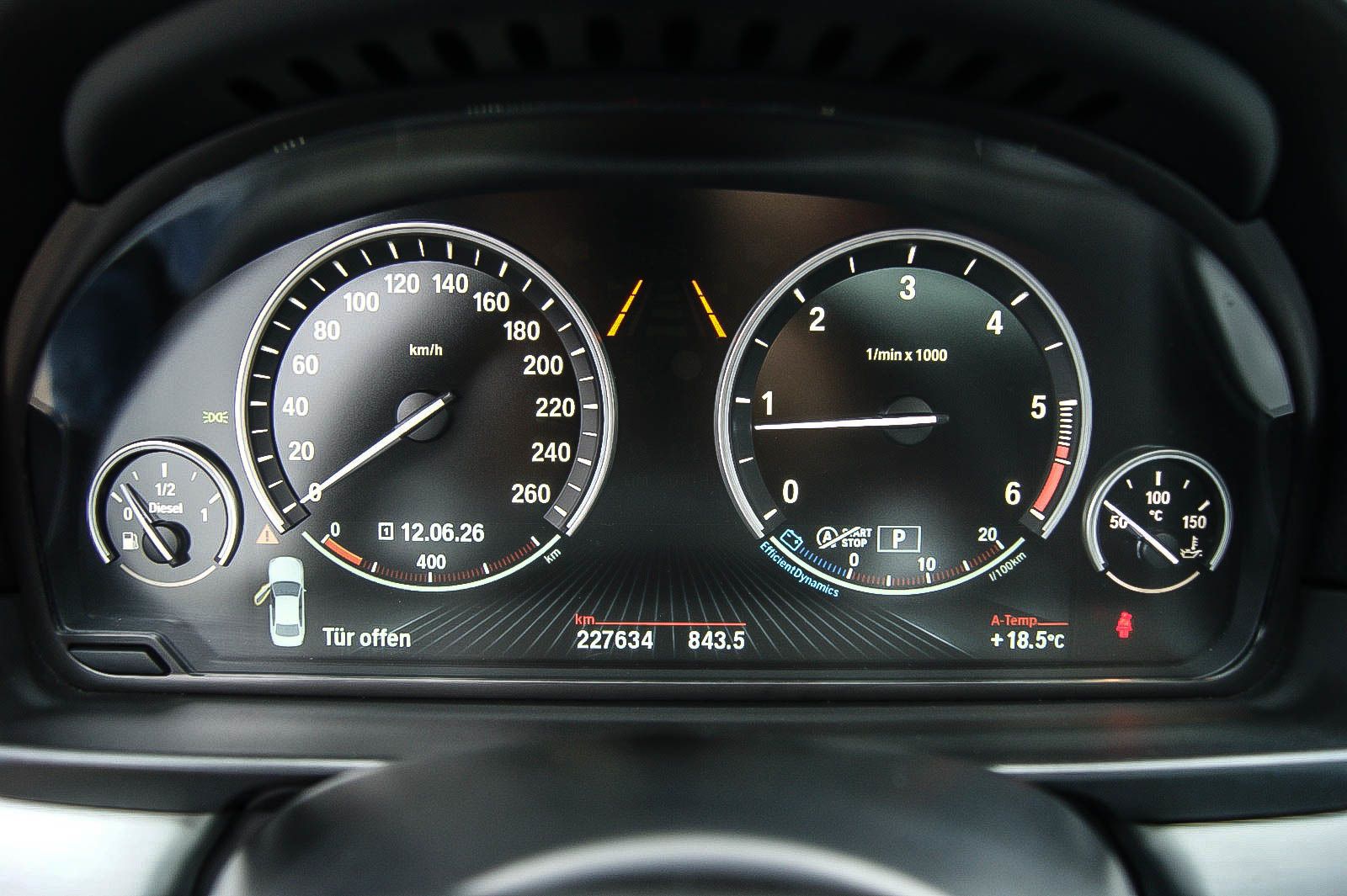 Fahrzeugabbildung BMW 525 d xDrive M-Sport SPORTPAKET SCHIEBEDACH STHZ