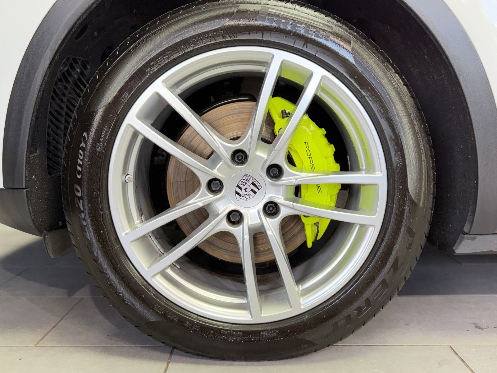 Fahrzeugabbildung Porsche Cayenne E-Hybrid|PANORAMA|SPORT-CHRONO|ACC