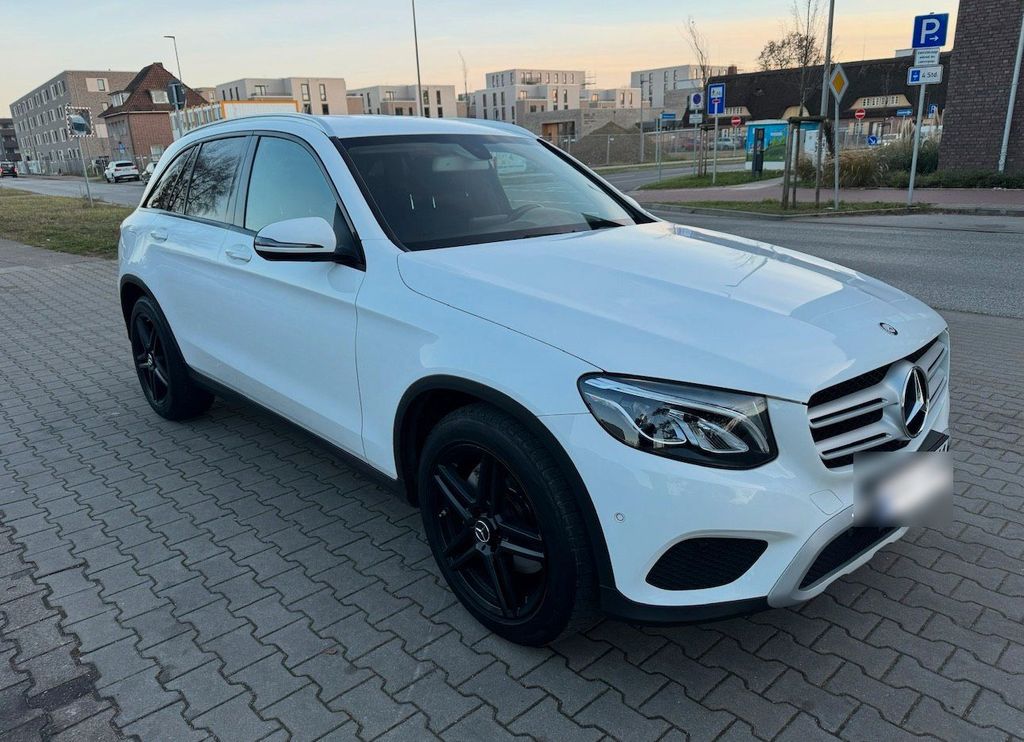 Image of Mercedes-Benz GLC 220