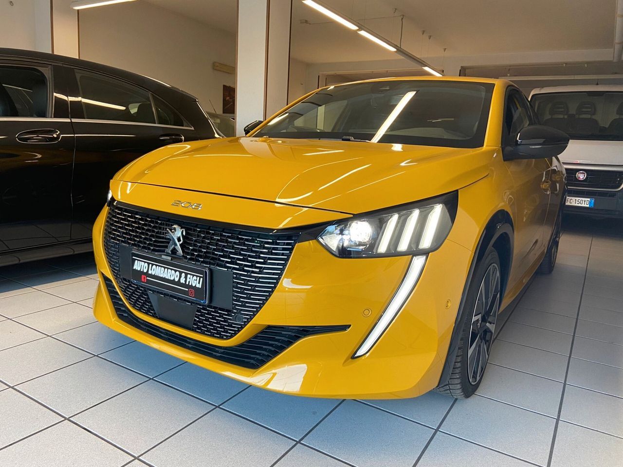 Peugeot 208 BlueHDi 100 Stop&Start 5 porte GT imagem 2