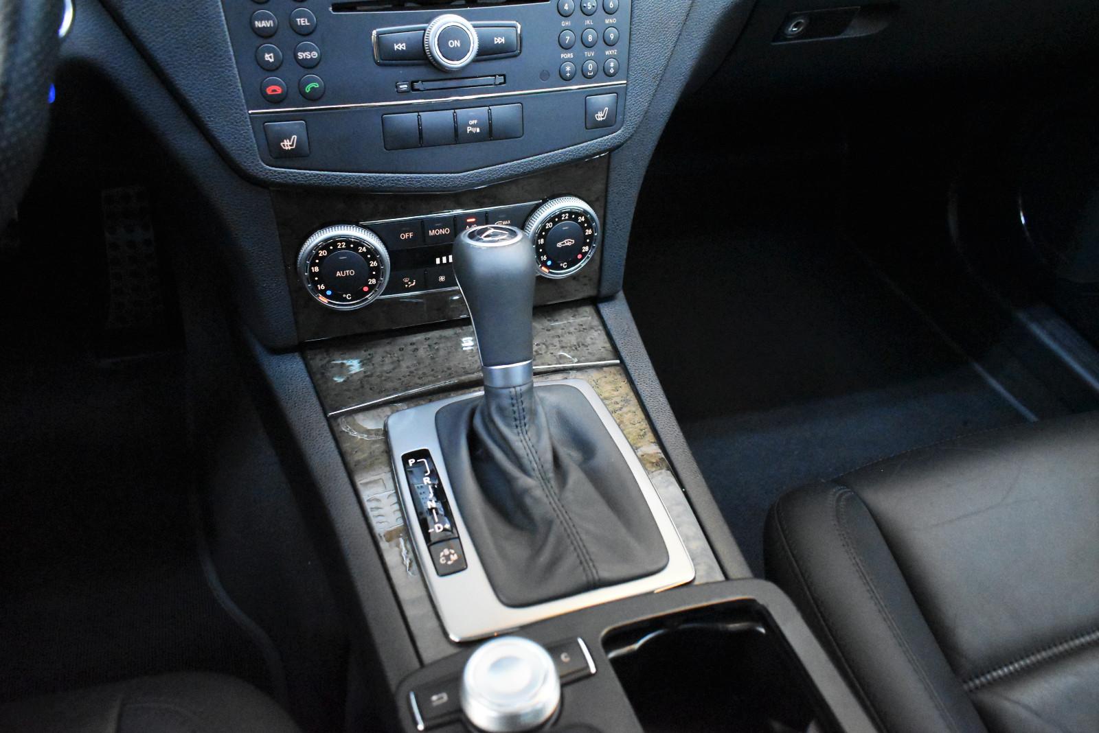 MERCEDES-BENZ C63 AMG V8 6.2 457ch BVA Toit ouvrant Sièges chauffants cuir