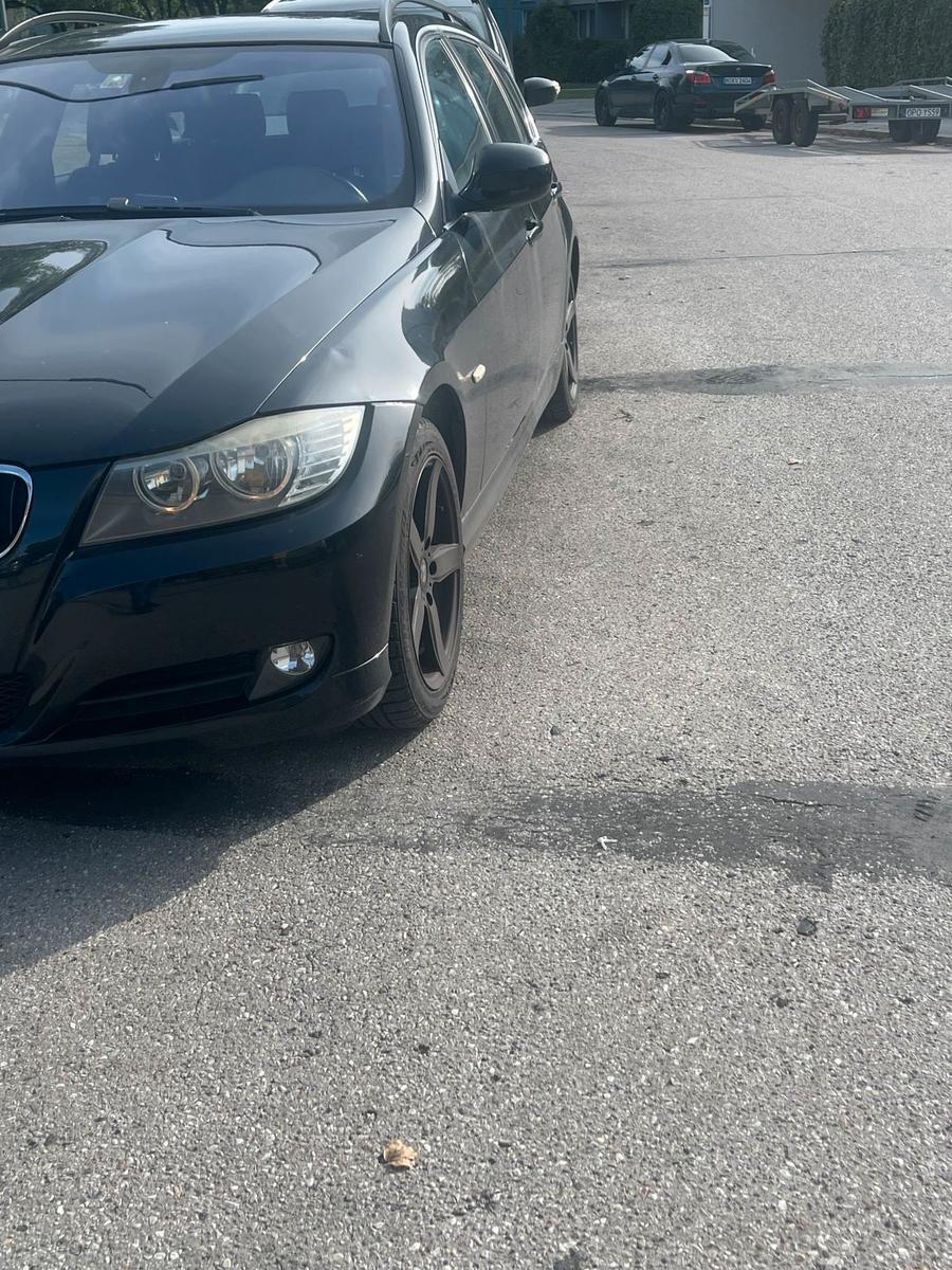 BMW 318 2009 — photo 7