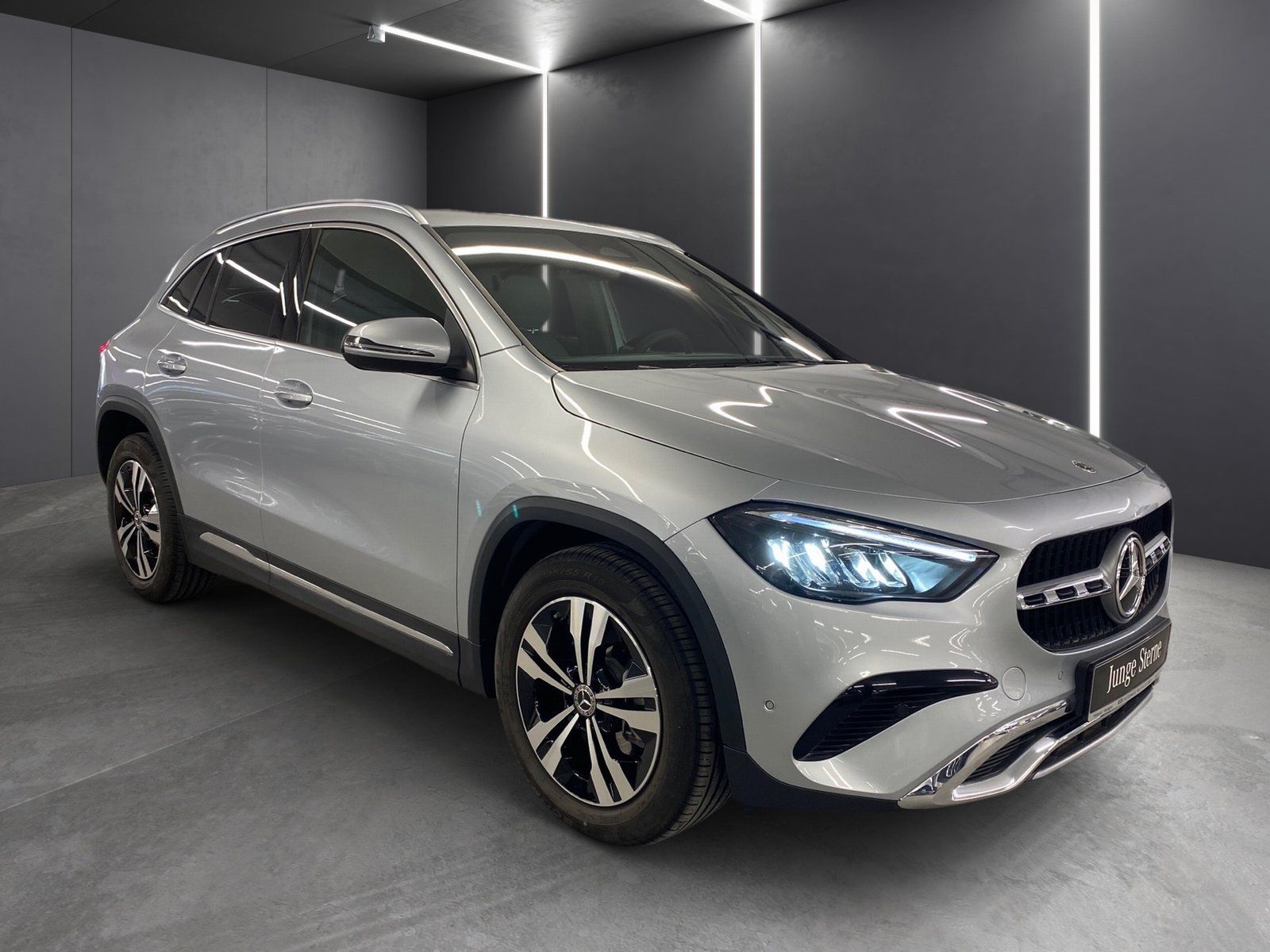 Fahrzeugabbildung Mercedes-Benz GLA 180 Progressive*Kamera*LED*Sportsitz*CarPlay