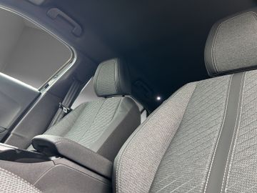 Peugeot 2008 1.2 145 Allure LED SHZ Alcant. PDC SpurH