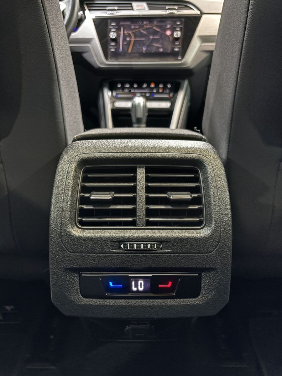 Fahrzeugabbildung Volkswagen Touran 1.5TSI 7Sitze#LED#Pano#Virtual#Kamera#ACC