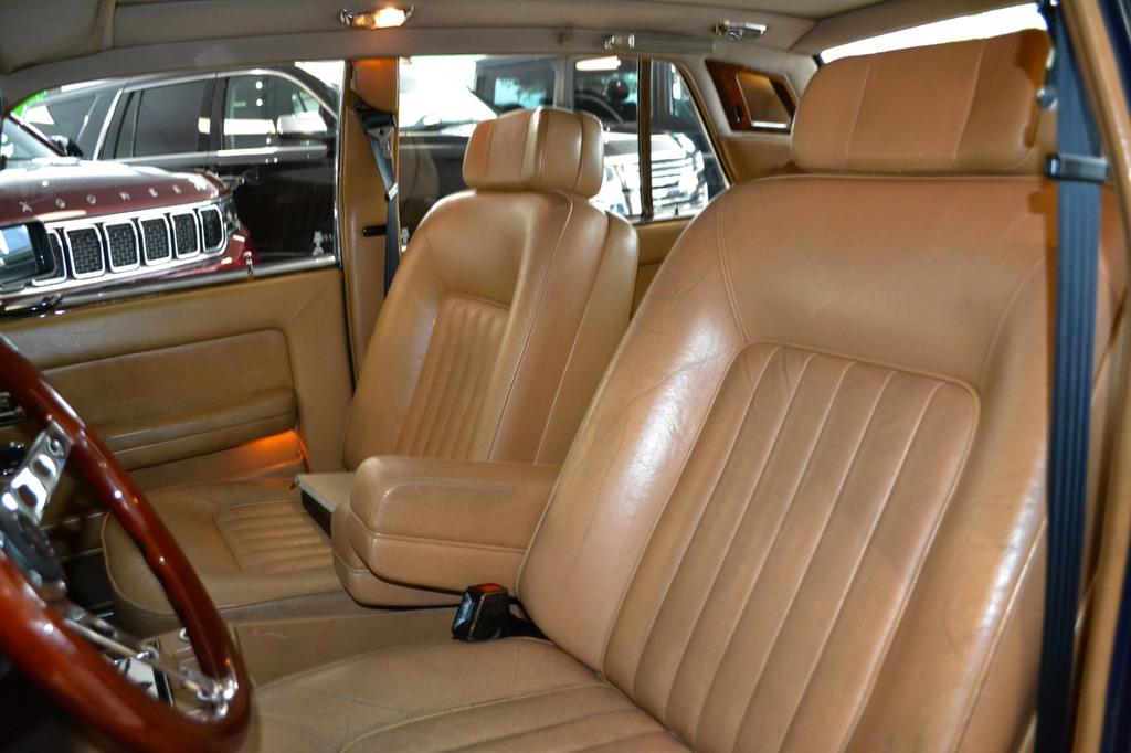 Rolls-Royce Silver Spirit