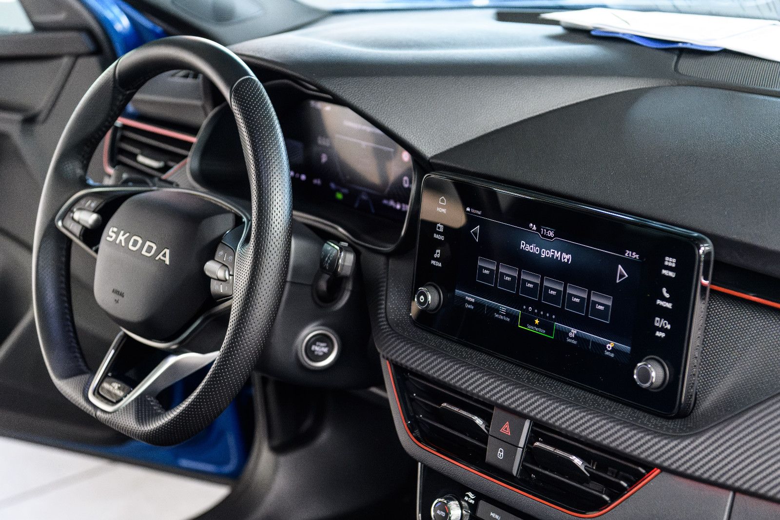Fahrzeugabbildung SKODA Kamiq Monte Carlo + ACC + KAMERA + PANO + AHK