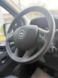 Opel Vivaro - 8