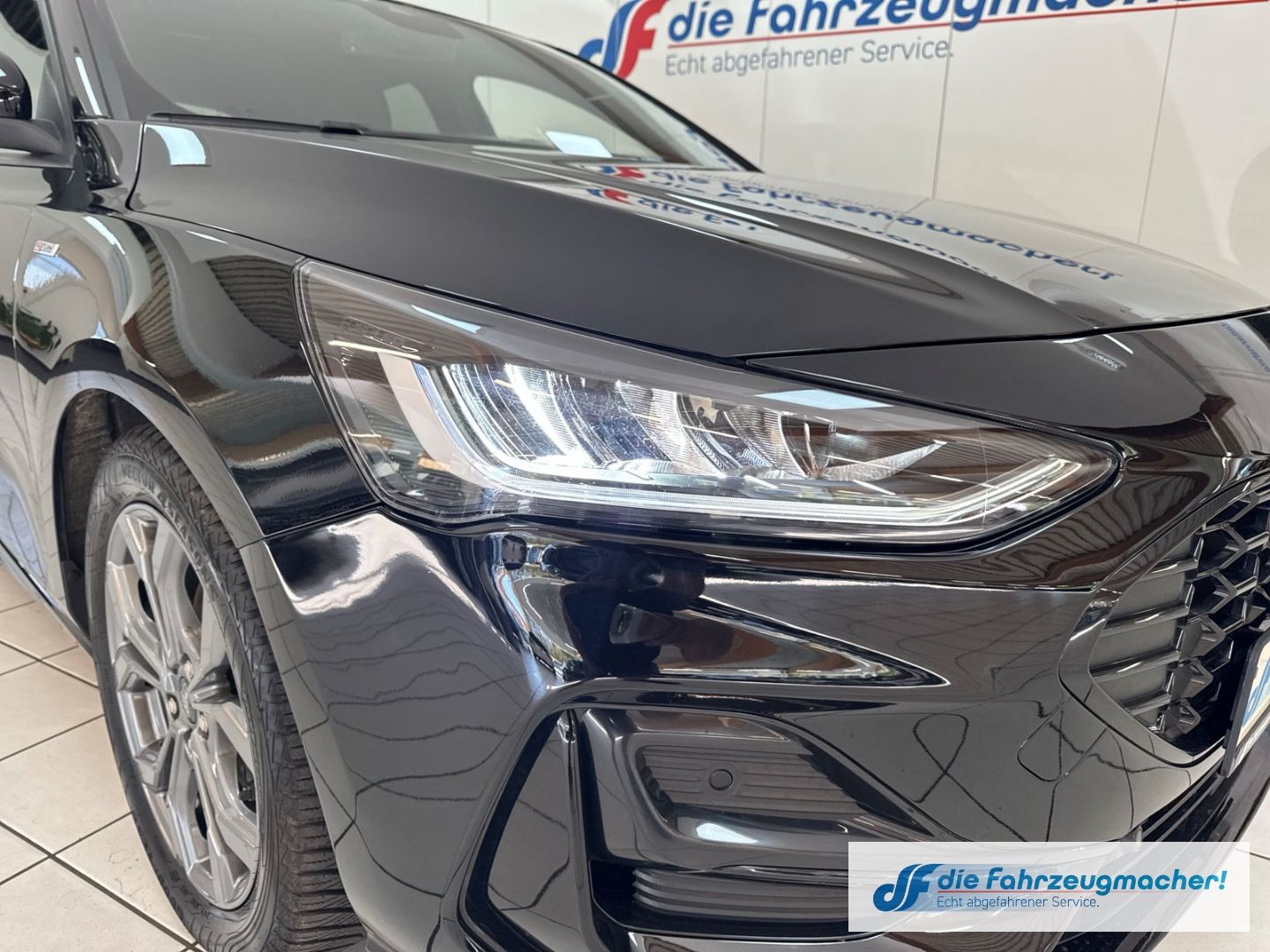 Fahrzeugabbildung Ford Focus ST-Line Navi LED ACC Apple CarPlay Android