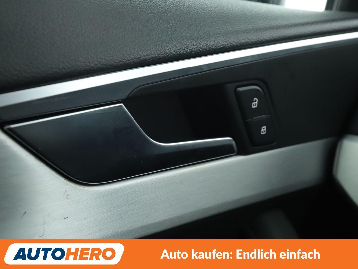 Audi A4 40 TFSI Sport Aut.*S-LINE*LED*TEMPO*CAM*PDC*