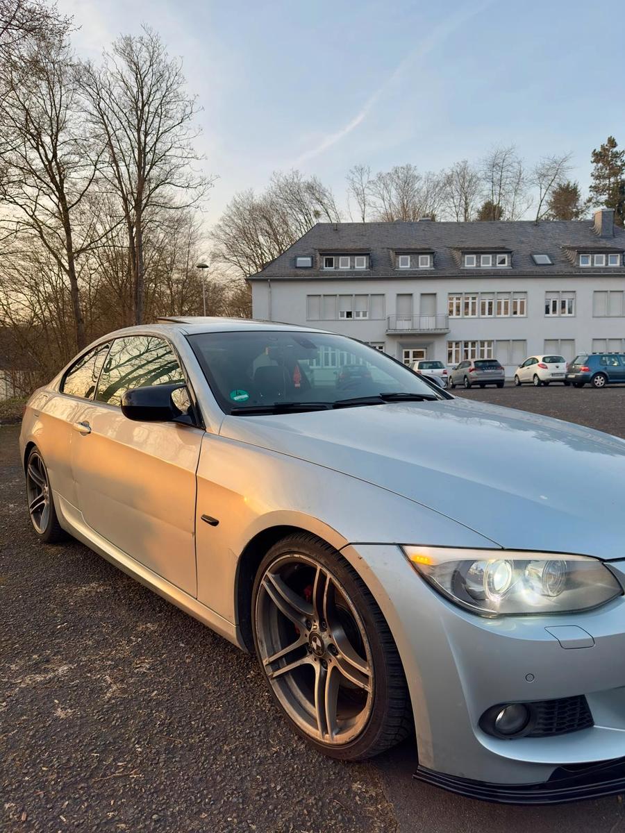 BMW 320 3 Coupe 320d. TÜV bis März 2011