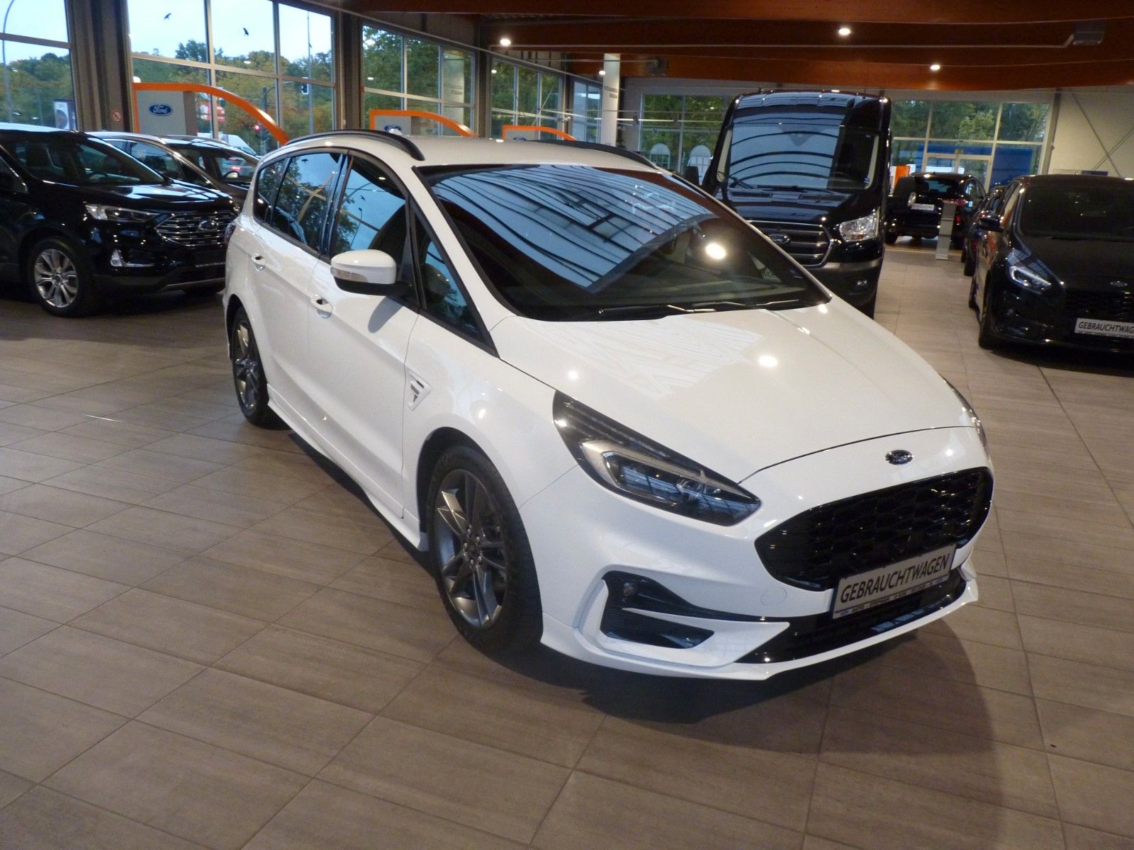 Fahrzeugabbildung Ford S-Max Hybrid ST-Line FHEV 5-Sitzer