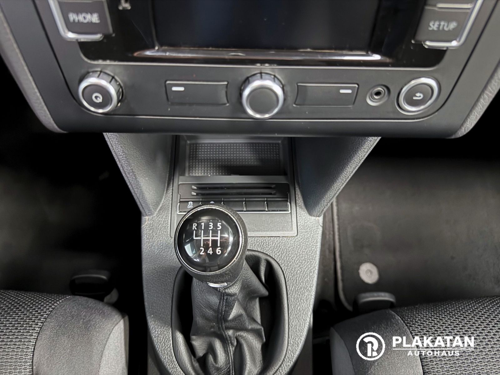 Fahrzeugabbildung Volkswagen Touran Zahnriemen Neu, Parksensoren, TÜV Neu,