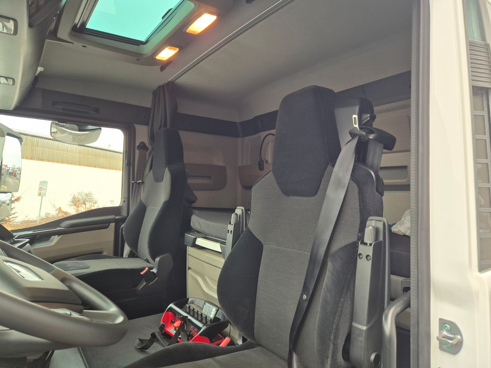 Fahrzeugabbildung MAN TGS 26.470 6x2-4 LL Palfinger PK19.001 SLD5 Funk