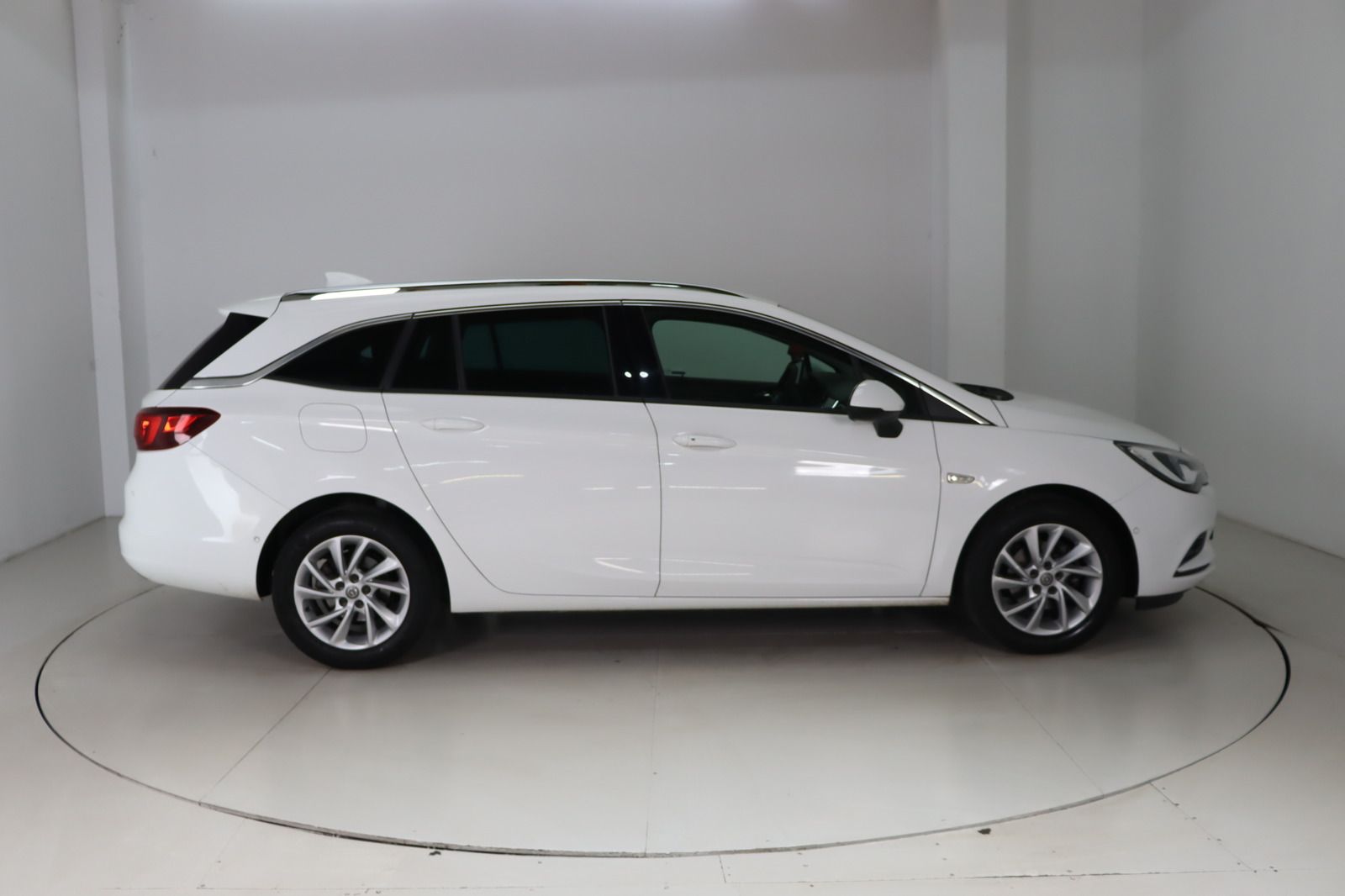 Fahrzeugabbildung Opel Astra K Sports Tourer 1.4 Turbo * LED Matrix * I