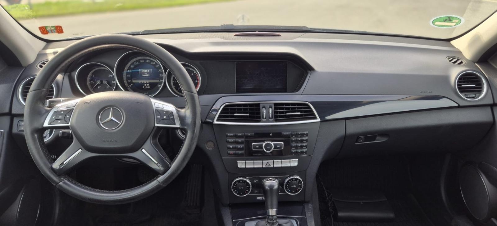 Mercedes-Benz C250 2012 — photo 11