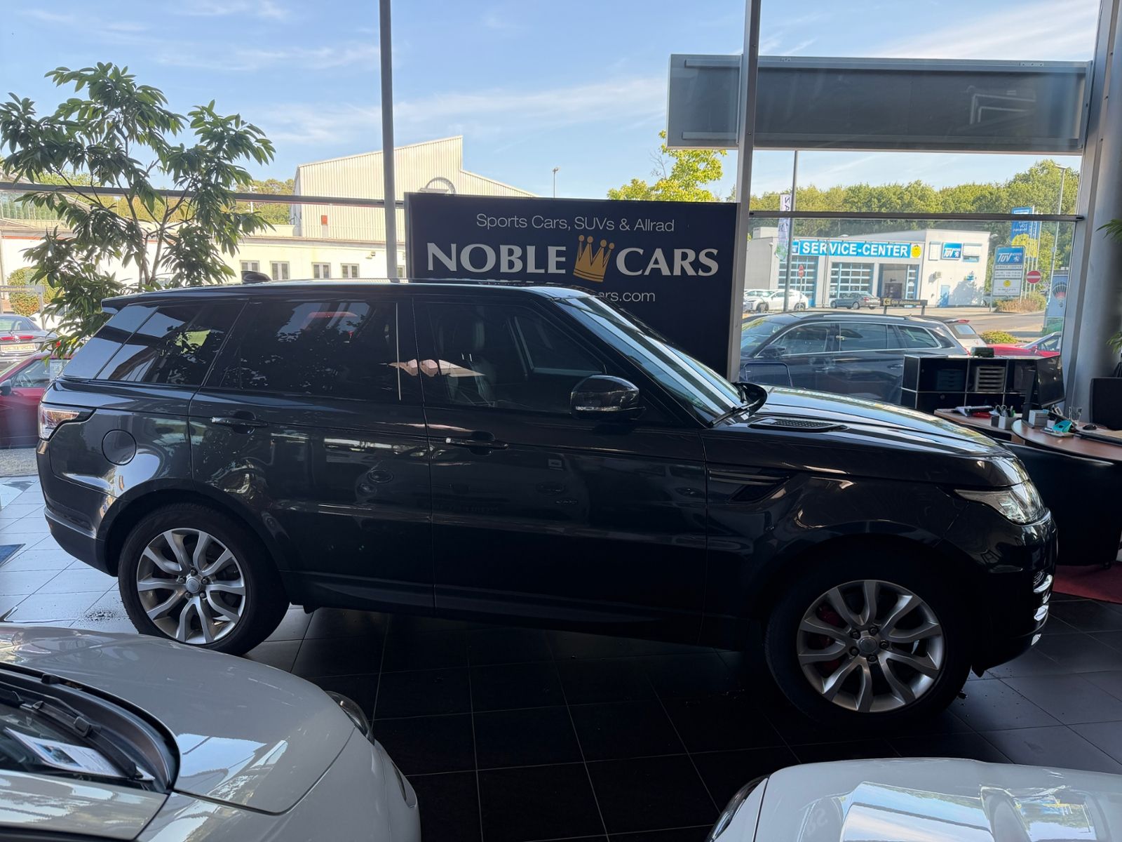 Fahrzeugabbildung Land Rover Range Rover Sport SDV6 SE AHK STDHZ -TEXT LESEN!