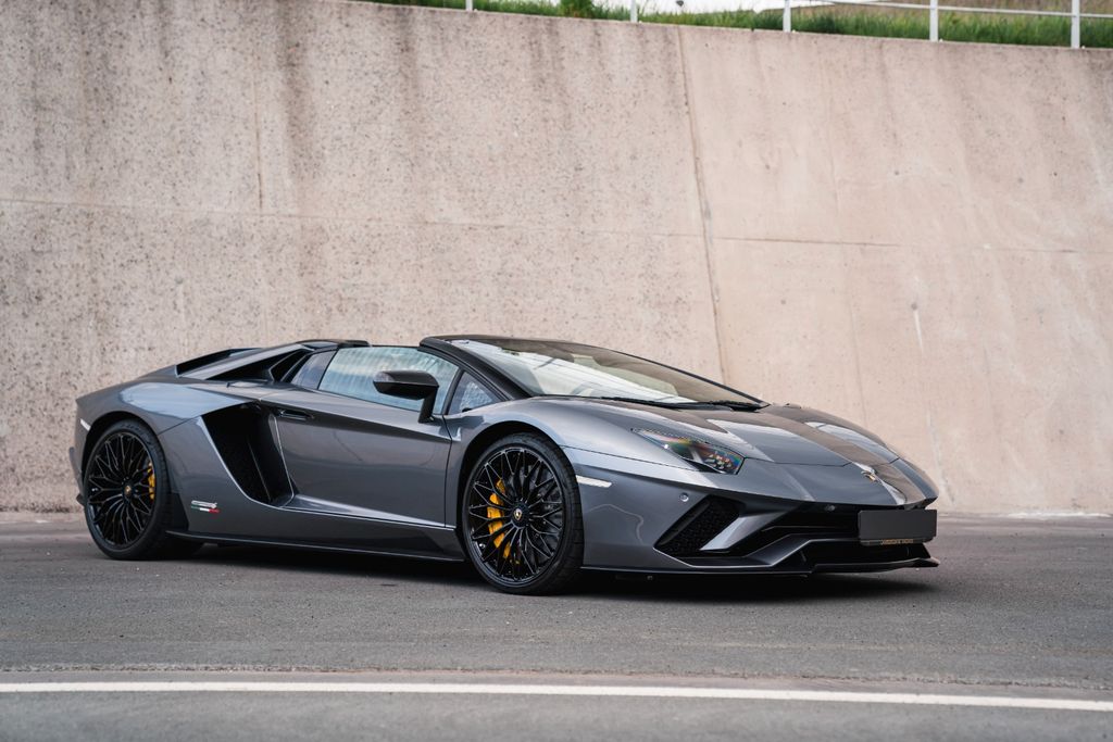 Image of Lamborghini Aventador