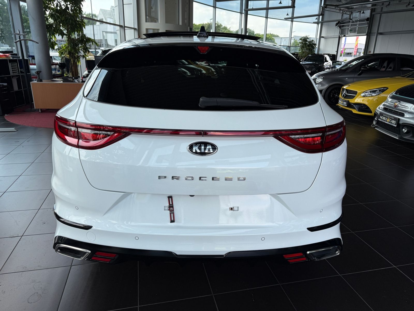 Fahrzeugabbildung Kia ProCeed GT PANO LED NAVI ALU