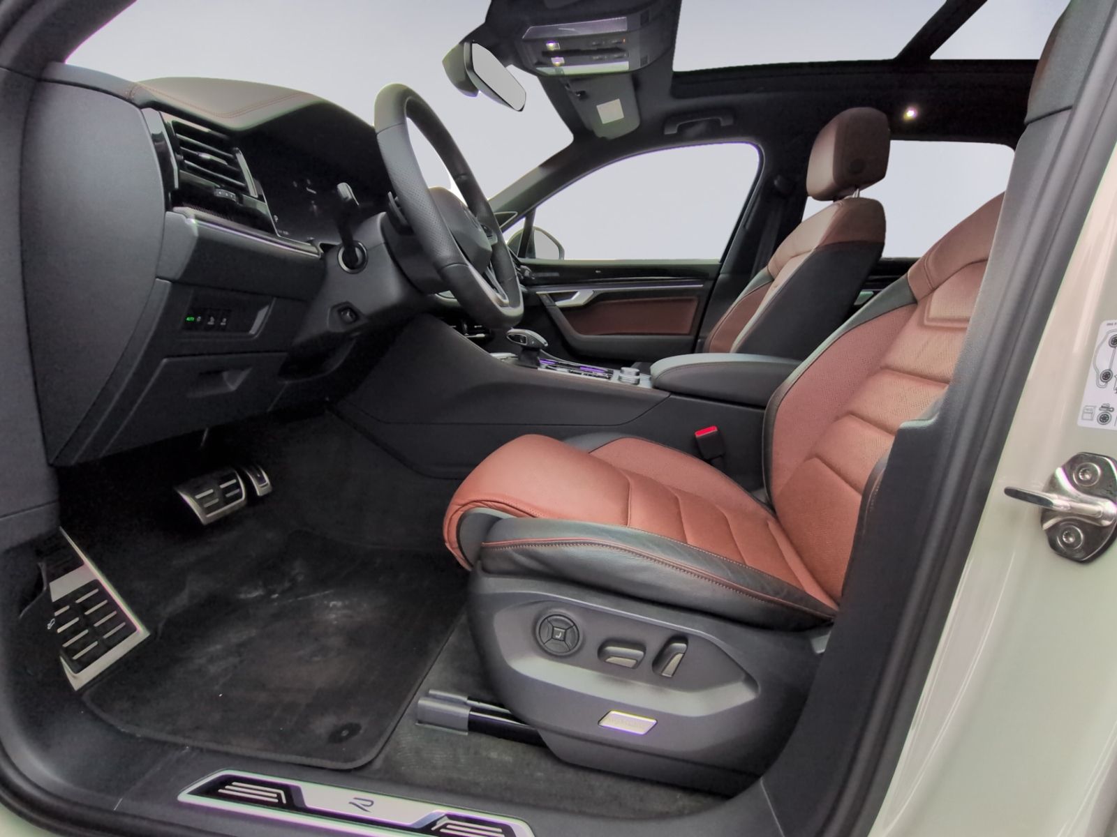 Touareg 3.0 TSI R Line AREA+STHZ+LUFT+PANO+AHK