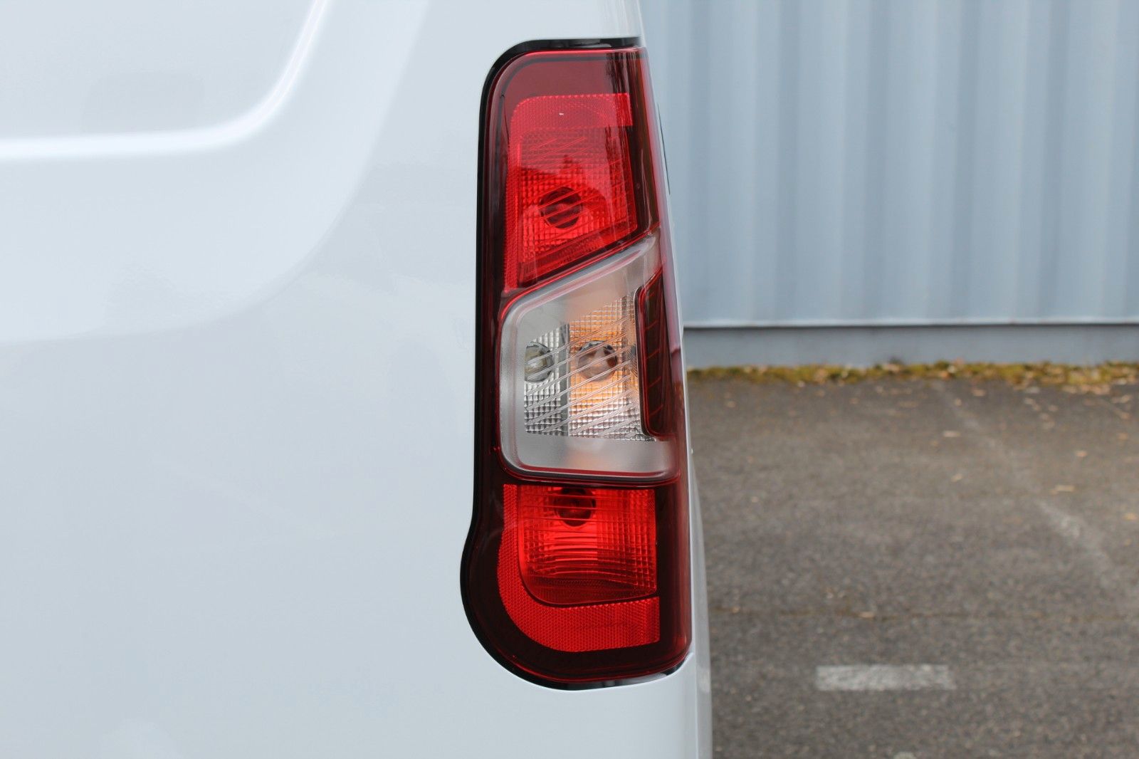 Fahrzeugabbildung Opel Combo Cargo Elektro11KW*Navi*SHZ*PDC*RFK*Holzbod