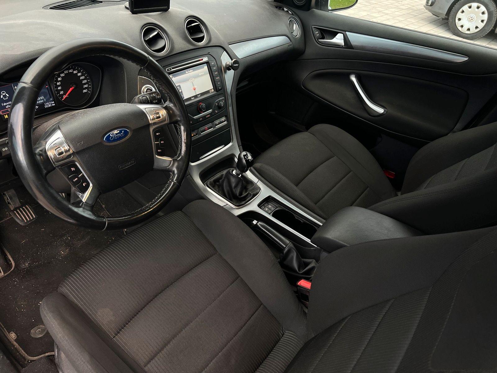 Ford Mondeo 2014 — photo 12