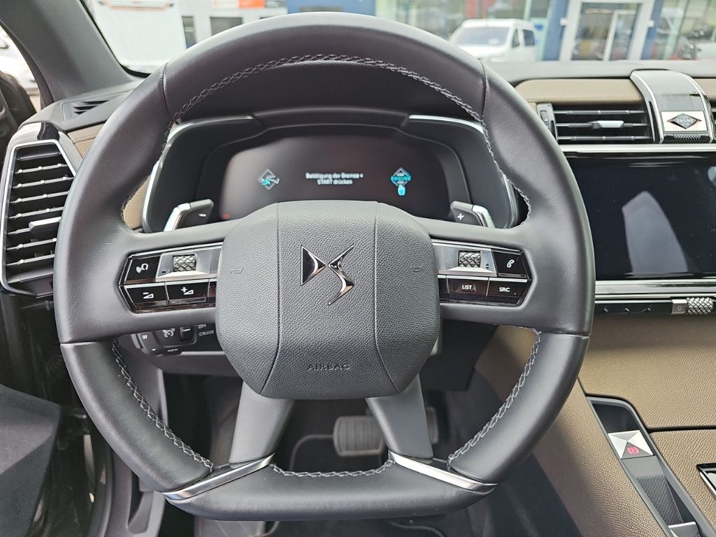 Fahrzeugabbildung DS Automobiles DS 7 Crossback E-Tense 4x4 300 So Chic Hybrid EU