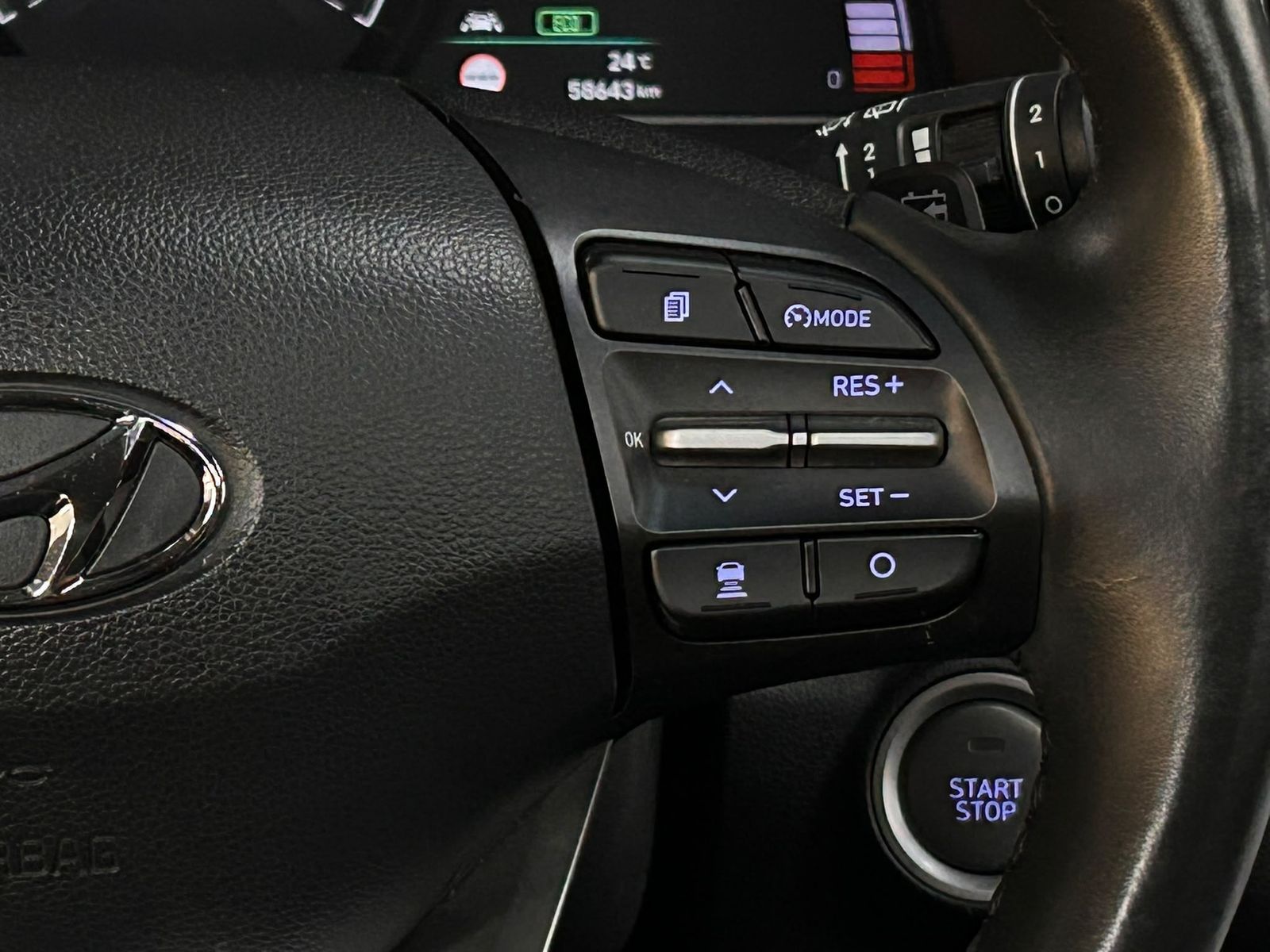 Fahrzeugabbildung Hyundai Kona Elektro Prime PANO+LED+HEAD+KREL+KAM+ACC+WP