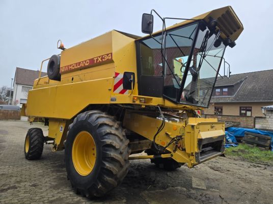 New Holland TX34