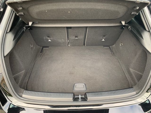 Fahrzeugabbildung Mercedes-Benz A 180 d AMG+Multibeam LED+Navi+Pano+Kamera+DAB