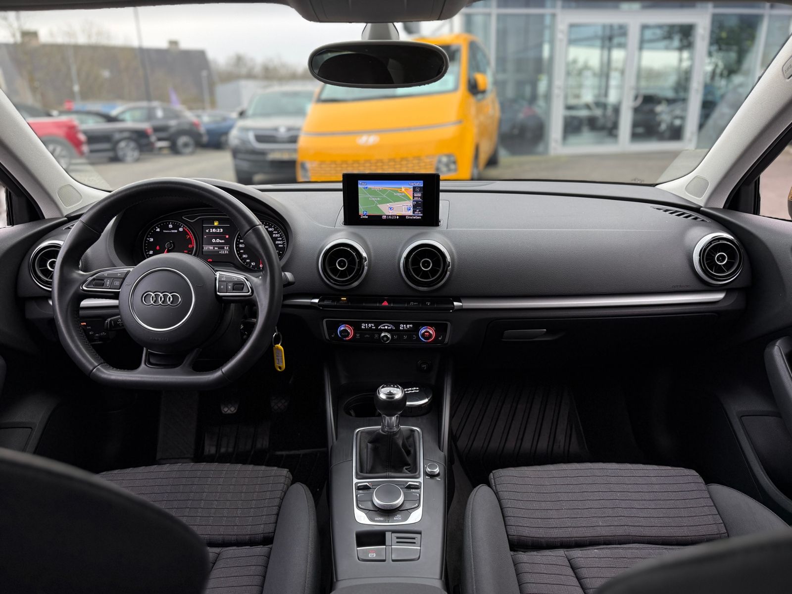 Fahrzeugabbildung Audi A3 1.4 TFSI Sportback Ambition Navi Xenon SHZ