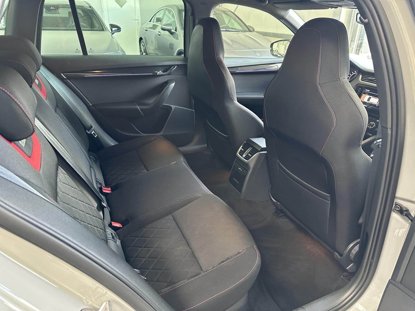 Skoda Octavia RS Navi LED ACC PDC SHZ AHK