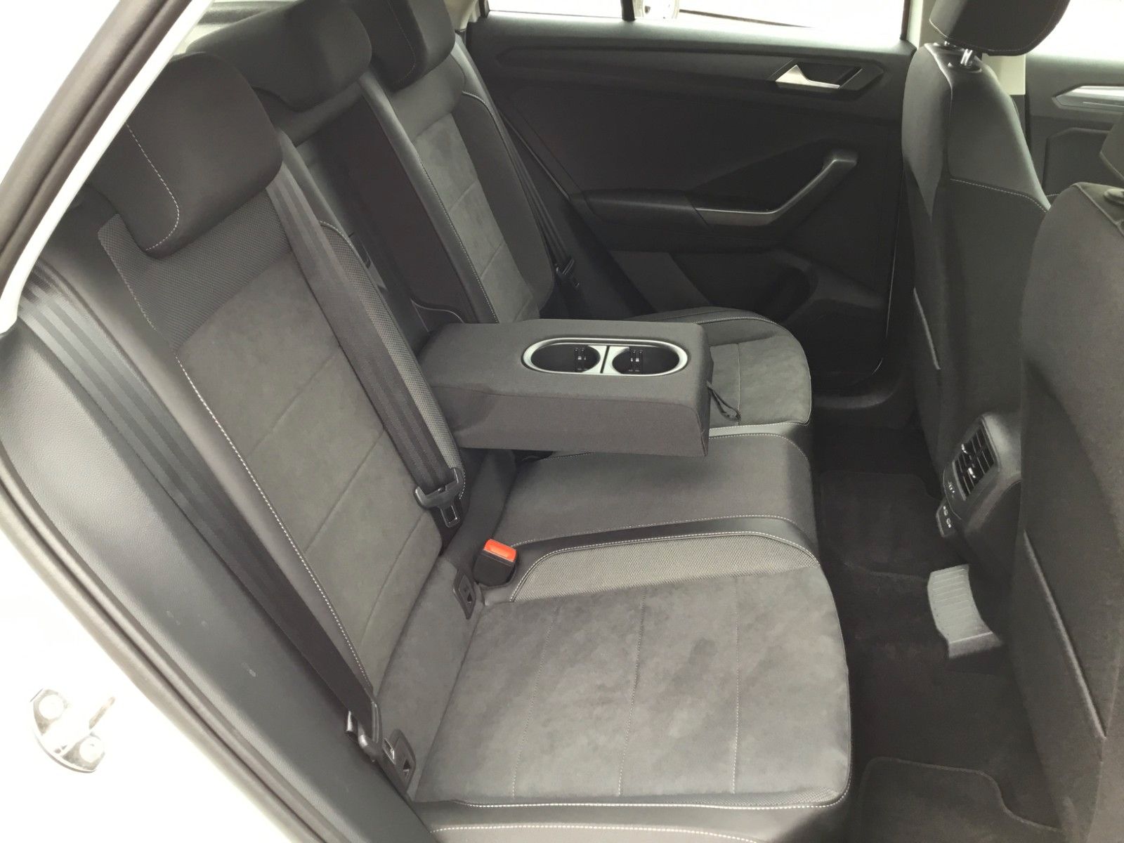 Fahrzeugabbildung Volkswagen T-Roc 2.0 TDI DSG Style+LED+AHK+ACC+Kamera