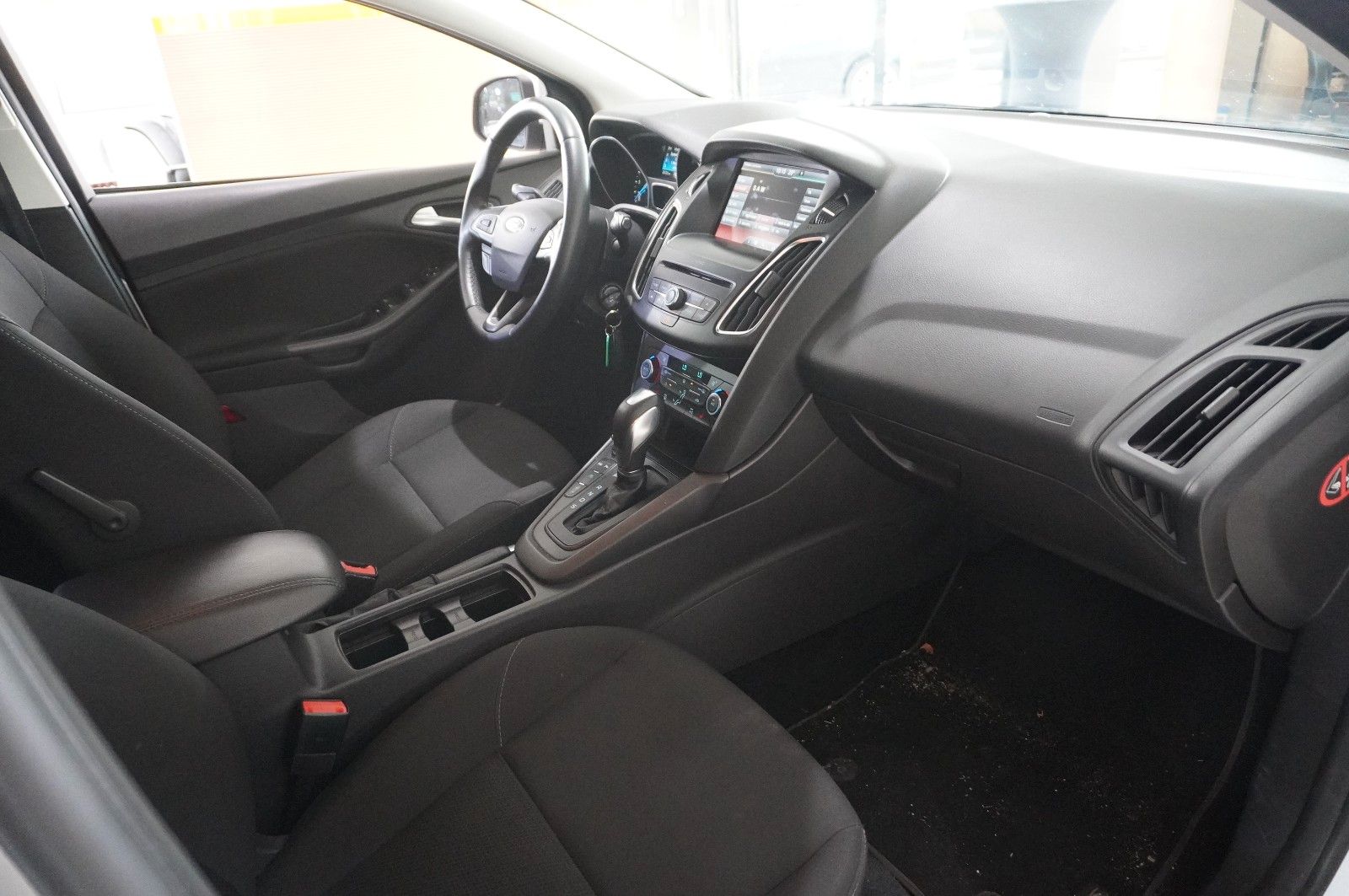 Fahrzeugabbildung Ford Focus Turnier 1.5D BUISNESS NAVI/LED/SH/PDC/TEMP