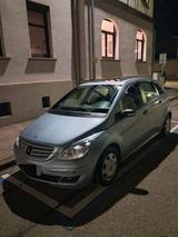 Mercedes-Benz Mercedes B170 / 139.000km Neu Tüv - Mercedes-Benz B 170 in Stuttgart