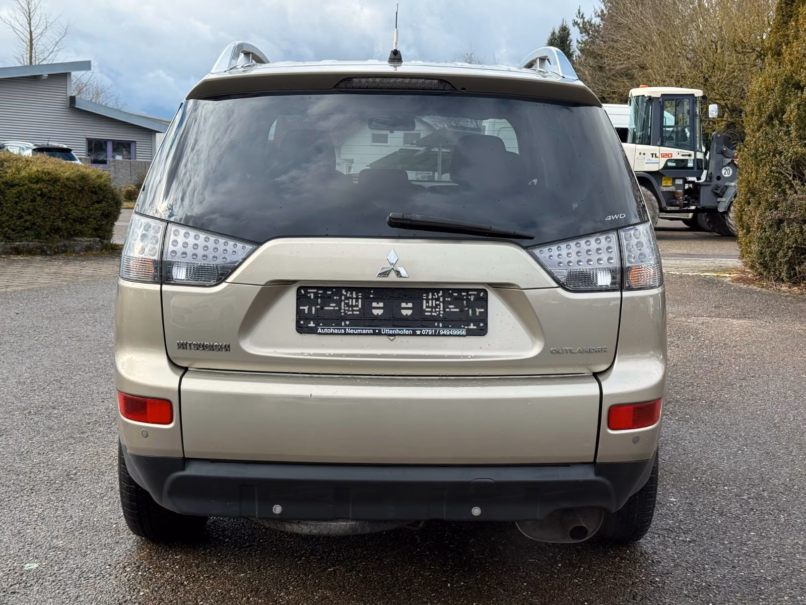 Mitsubishi Outlander 2.4-Allrad-Klima-7 Sitze-PDC-Tüv 07/28