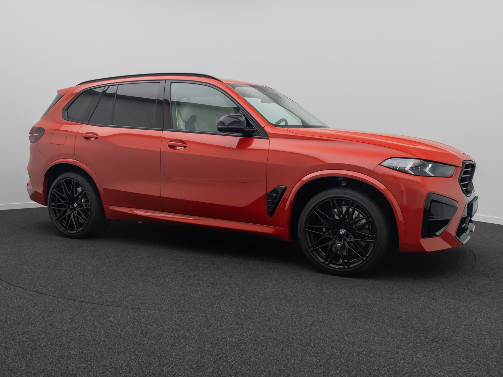 Fahrzeugabbildung BMW X5 M Competition Sky Lounge B&W Massage MegaVoll