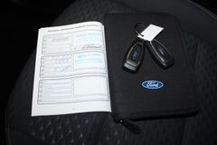 Fahrzeugabbildung Ford Kuga COOL & CONNECT NAVI PDC LED WinterPaket