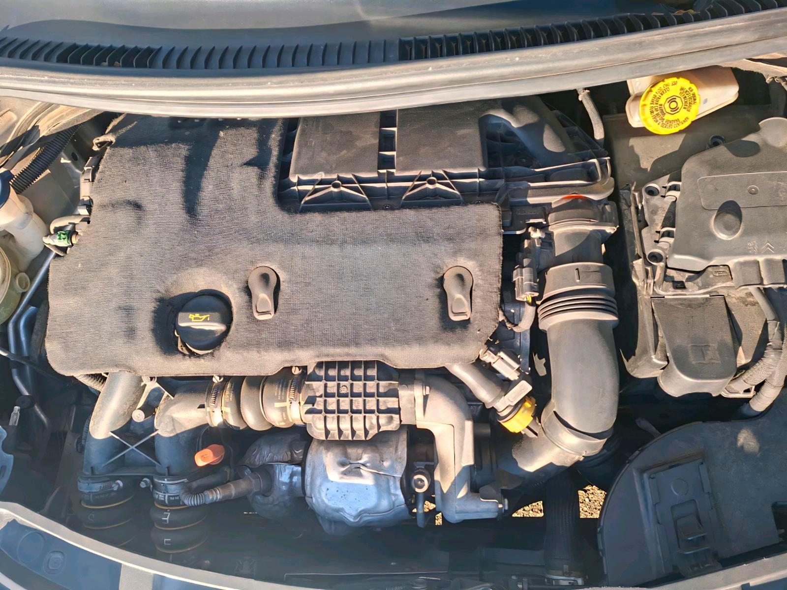Peugeot 207 2012 — photo 6