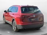 Volkswagen Tiguan 2.0TDI IQ.Drive Navi AHK - mit Diesel-Antrieb: Rot, Scheckheftgepflegt, Geländewagen