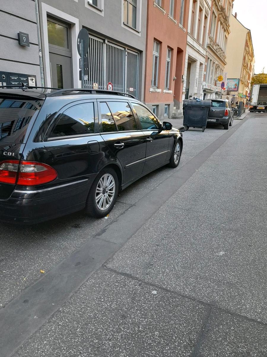 Mercedes-Benz E220 2008 — photo 14