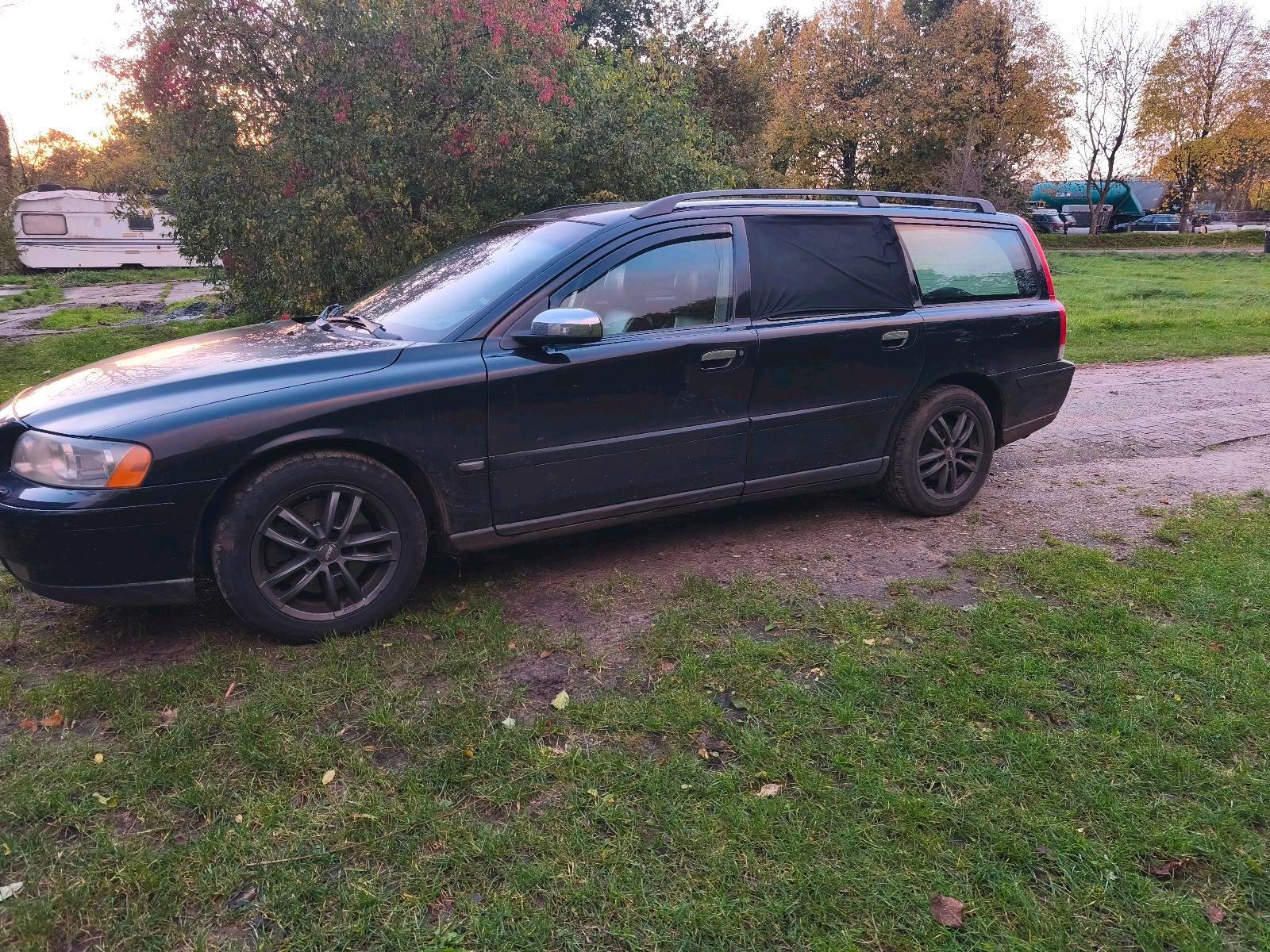 Volvo V70 2005 — салон