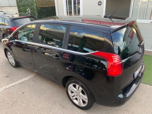 Peugeot 5008 1.6 HDi 115CV accessoriata