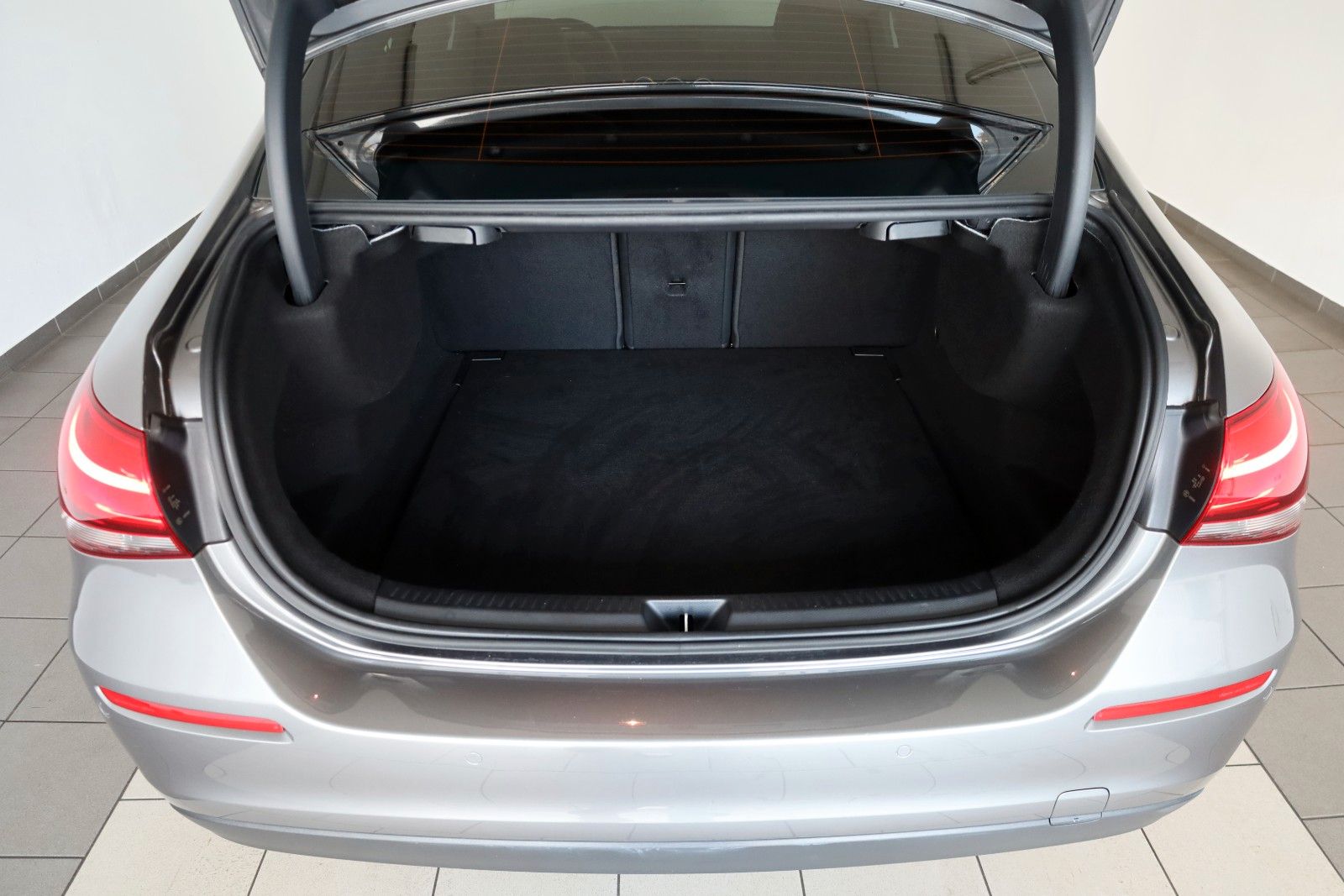 Fahrzeugabbildung Mercedes-Benz A 180 d Style Lim.T.Leder,Navi,LED,SH,Kamera