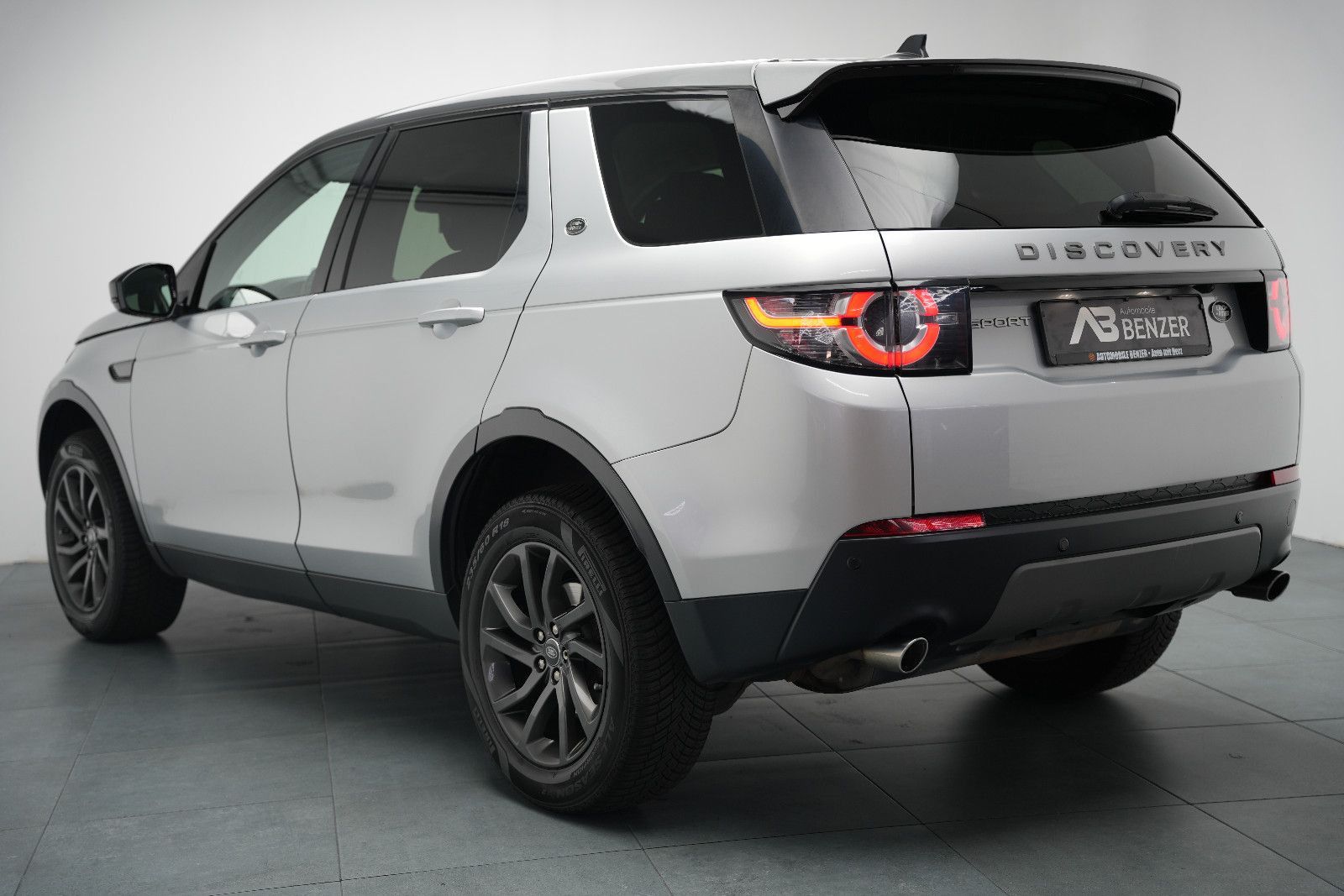 Fahrzeugabbildung Land Rover Discovery Sport SE AWD *Kamera*Navi*SHZ