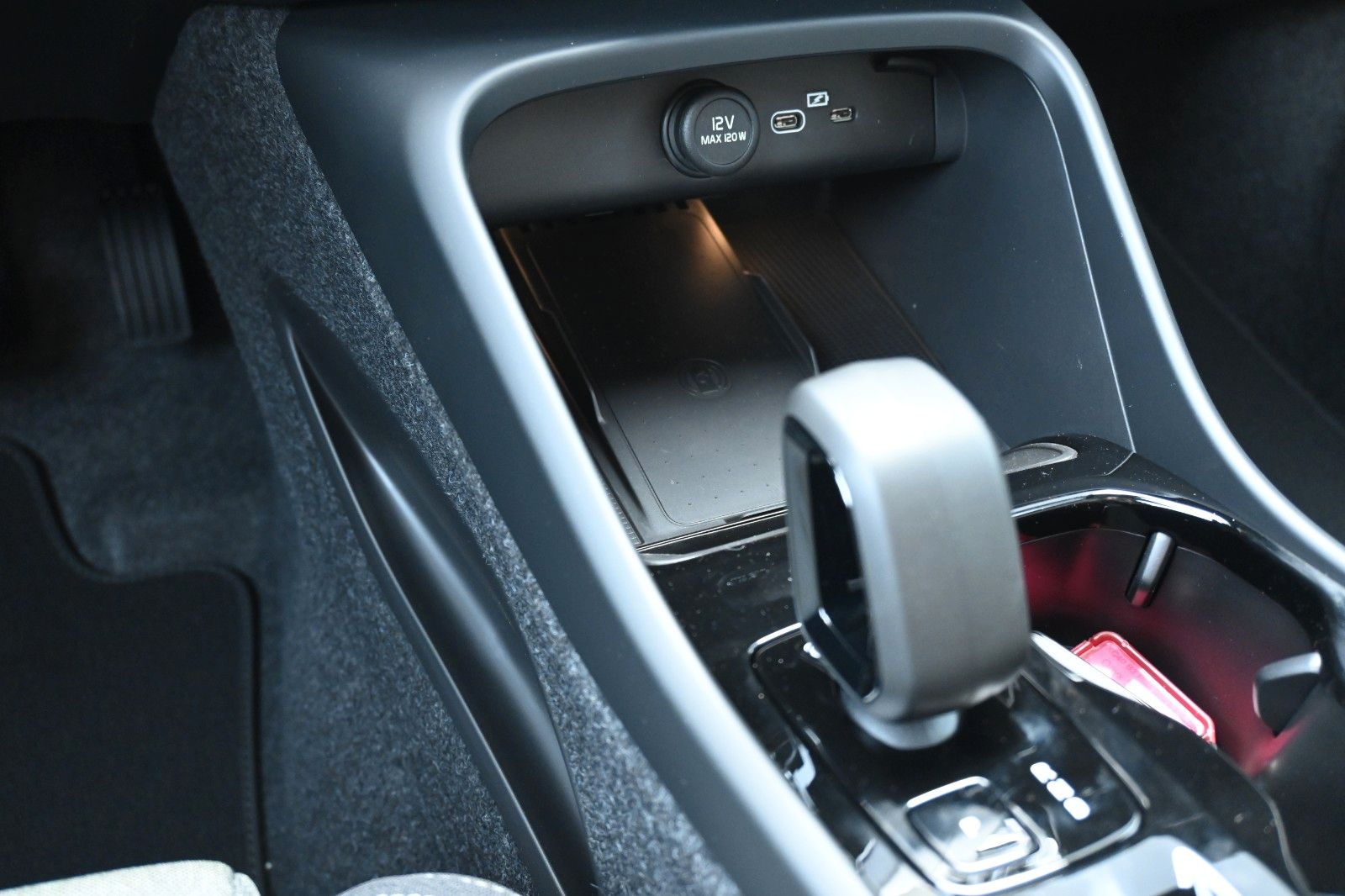 Fahrzeugabbildung Volvo XC40 B3 DSG Plus Black Edition*LED*ACC*360°*AHK*