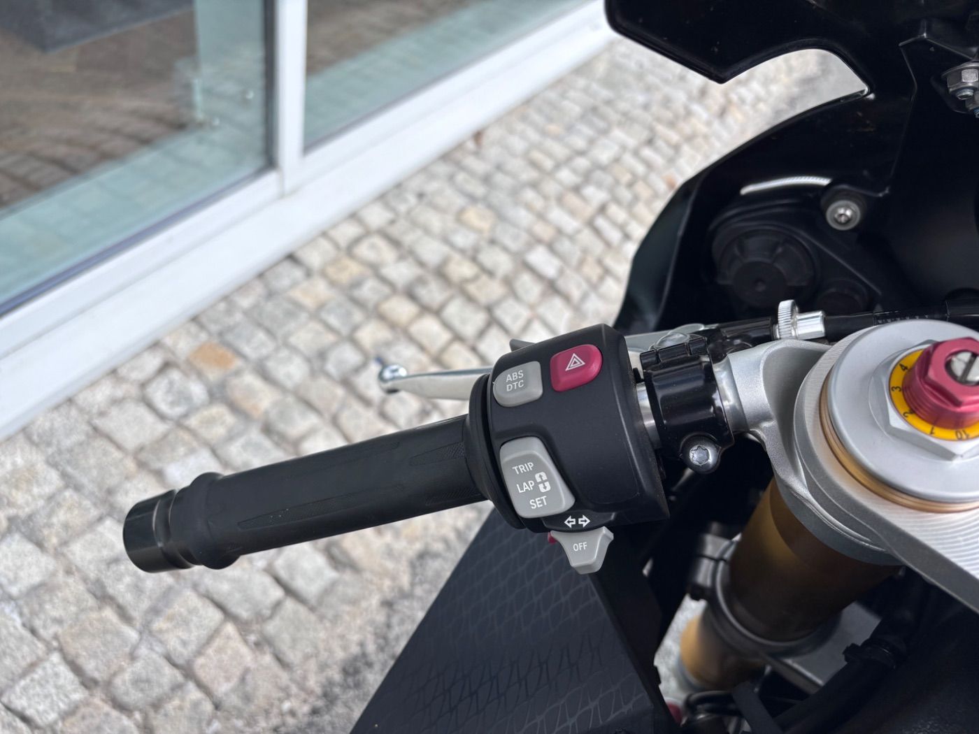 Fahrzeugabbildung BMW S 1000 RR K 46, Akrapovic, Windschild getönt,